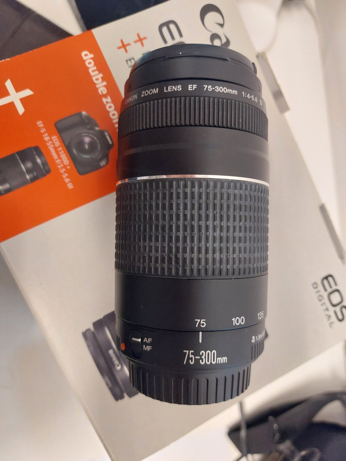 MACCHINA FOTOGRAFICA  CANON EOS1100D CON 2 OTTICHE  BORSA  TRACOLLA  ORIGINALE