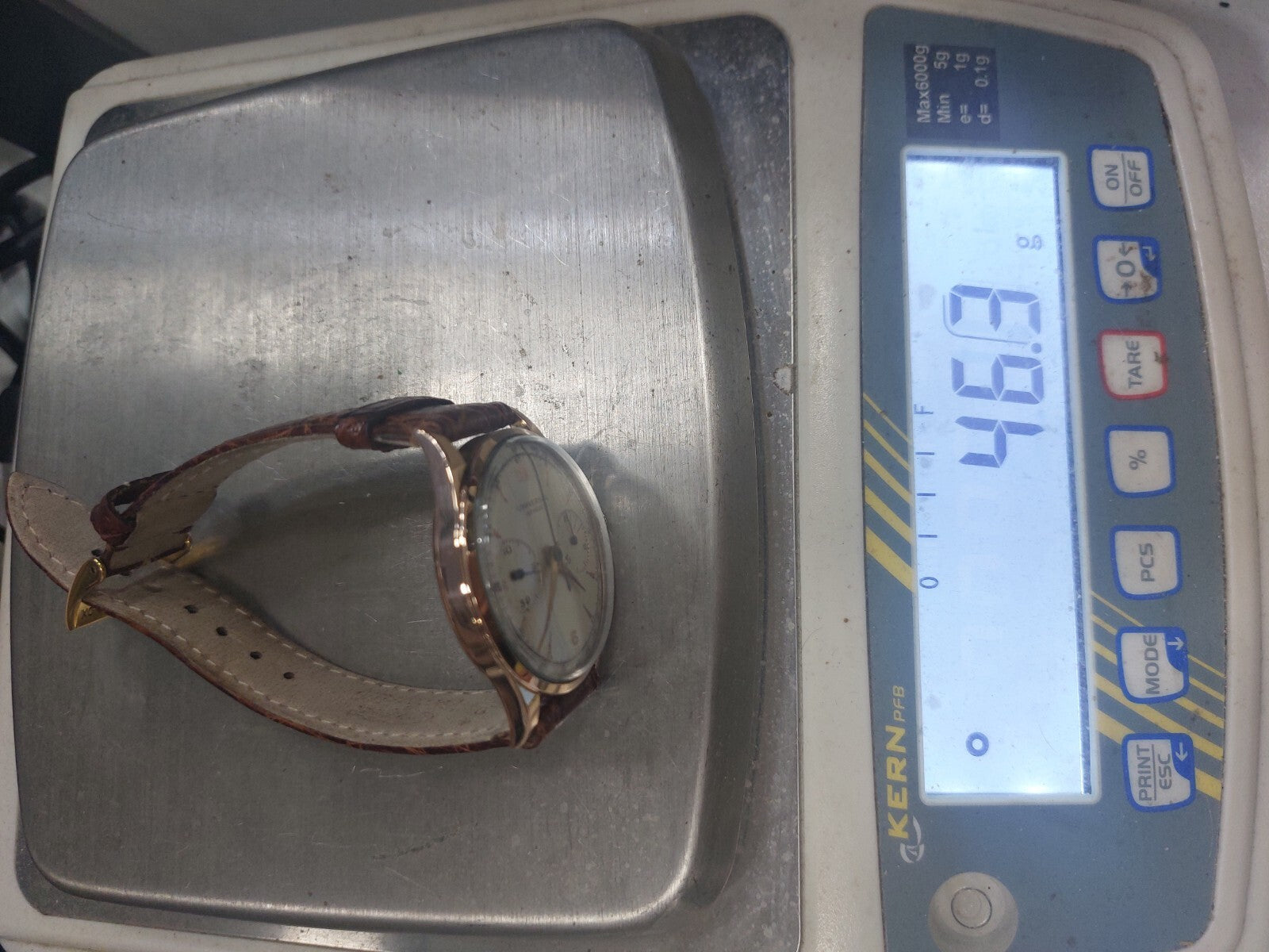 Universal Genève 18k 37 mm cronografo carica manuale uomo 124103