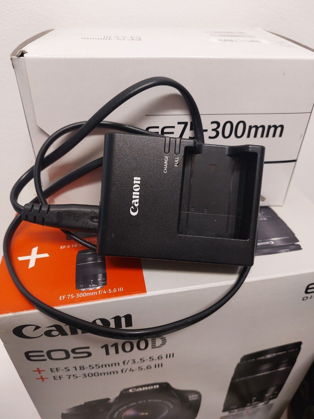 MACCHINA FOTOGRAFICA  CANON EOS1100D CON 2 OTTICHE  BORSA  TRACOLLA  ORIGINALE